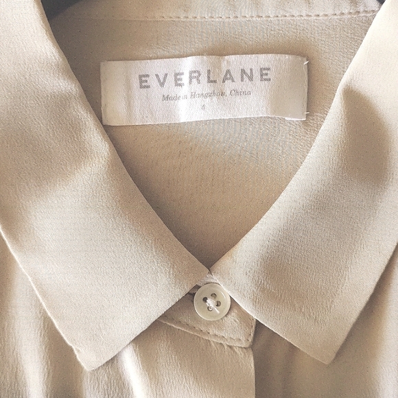 EVERLANE Silk square shirt blouse. - Picture 4 of 8